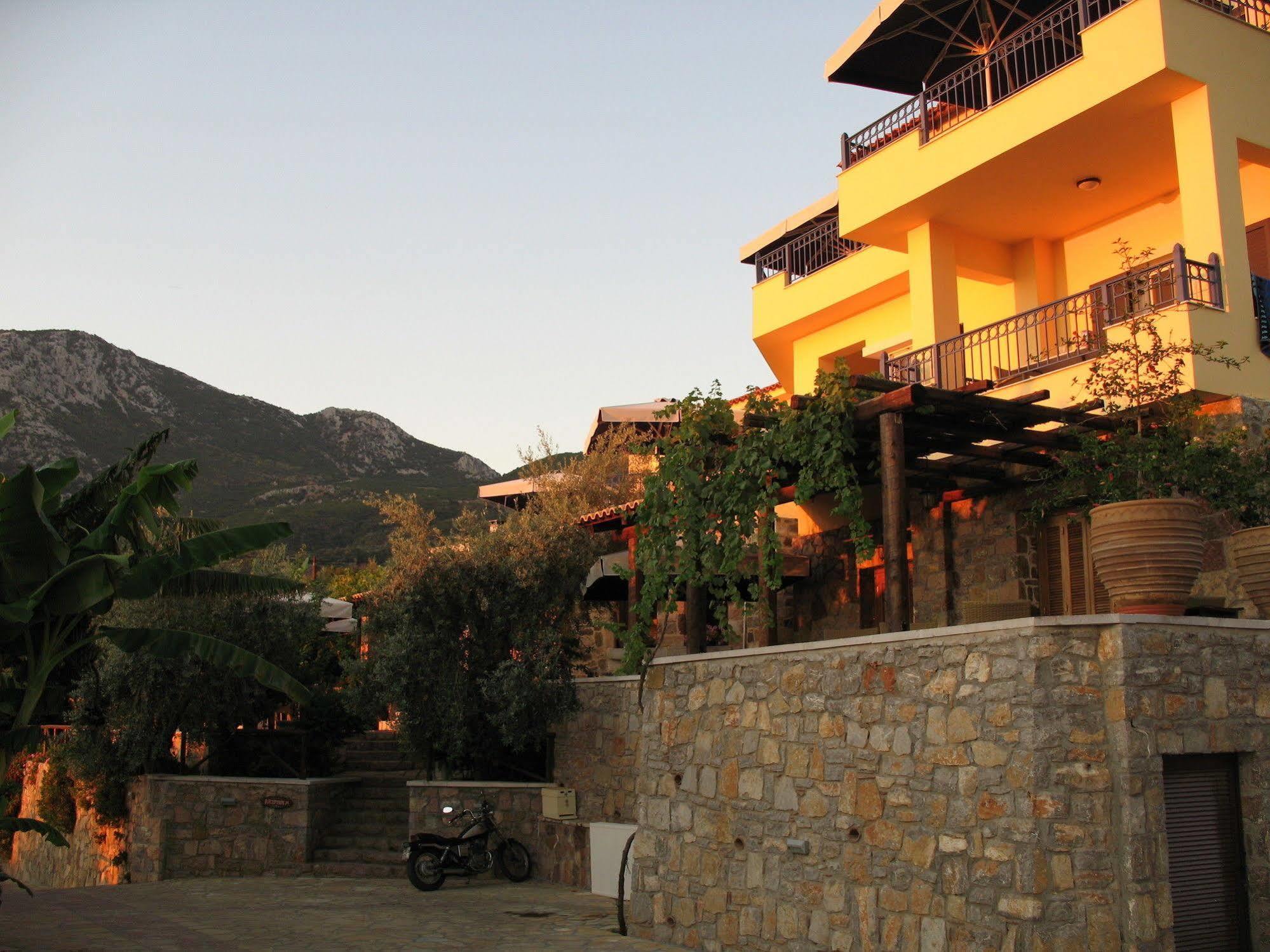 Angelica Villas Hotel Apartments Epidaurus Esterno foto