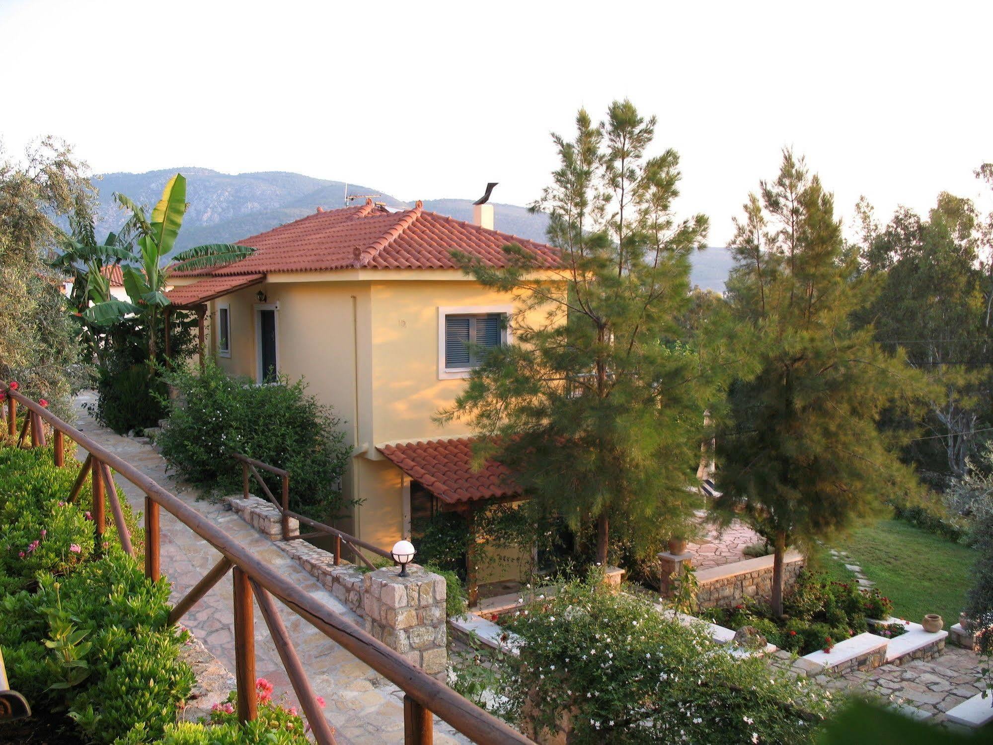Angelica Villas Hotel Apartments Epidaurus Esterno foto