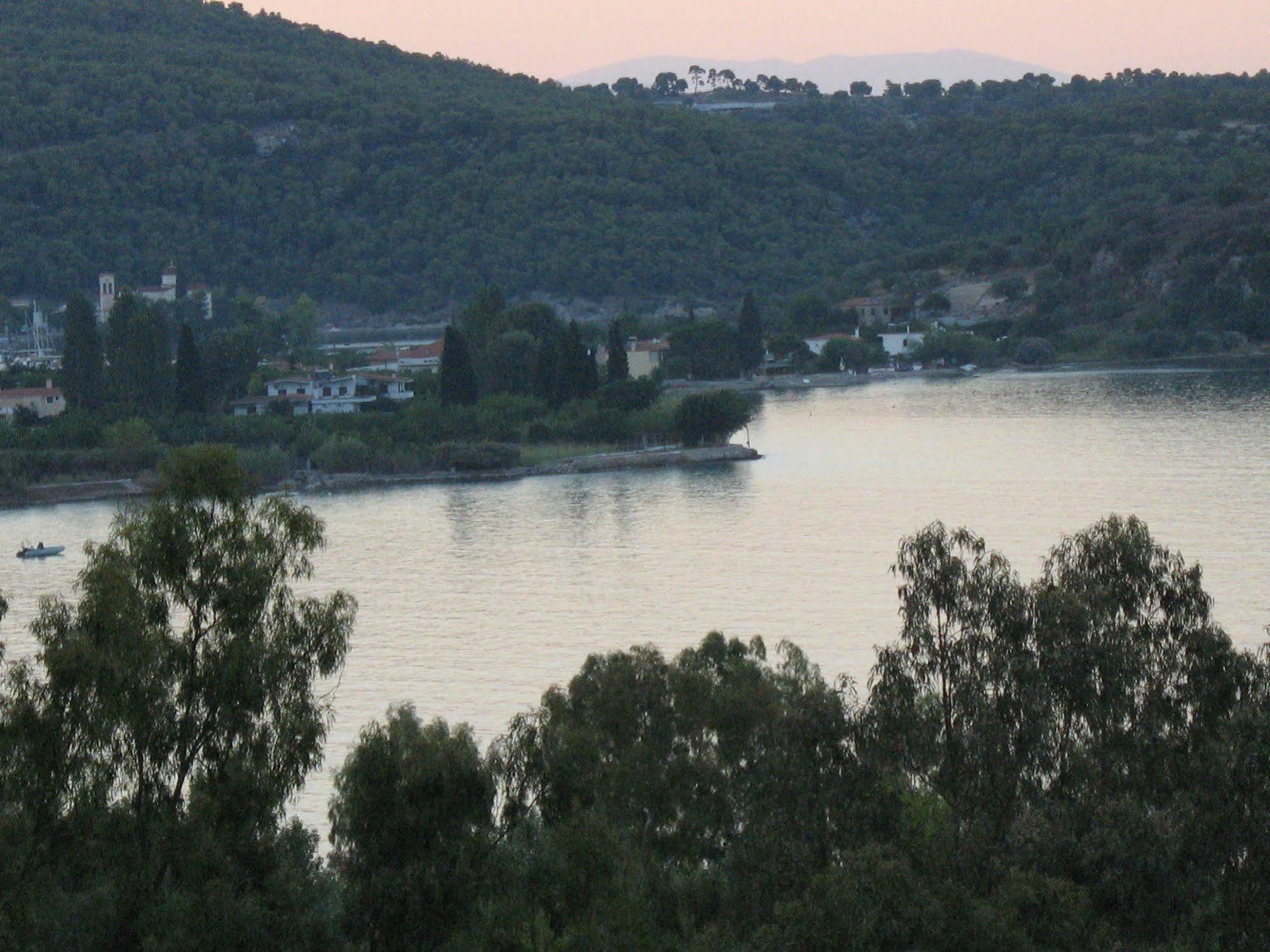 Angelica Villas Hotel Apartments Epidaurus Esterno foto